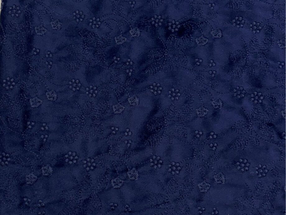 Coupon 17 Velours Bleu Marine Brodé Nuances Fabrics Tissu Au Mètre